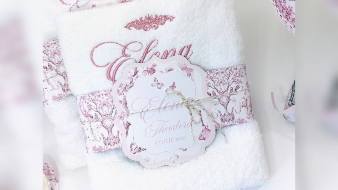 Trusou botez cu animale din jungla si flori exotice roz Toile de Jouy 23